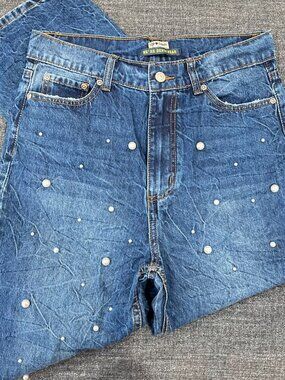 TOP Trends Women's Blue Denim Straight Leg Jeans with pearls NWOT has stretch